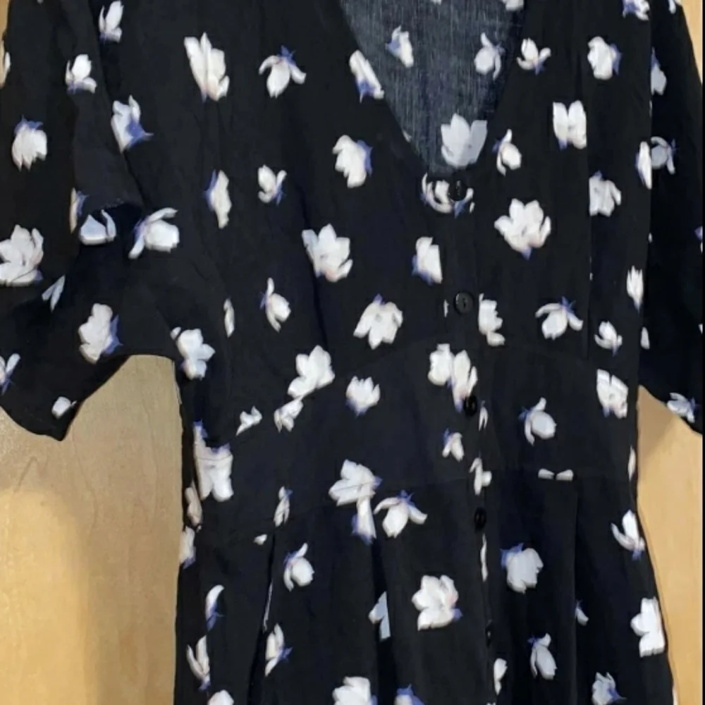 Lush Flowers Dress - Picture 3 of 15
